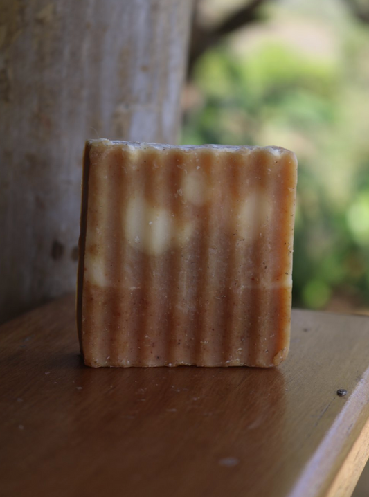 Jabón en barra de sebo con naranja, jengibre y caléndula